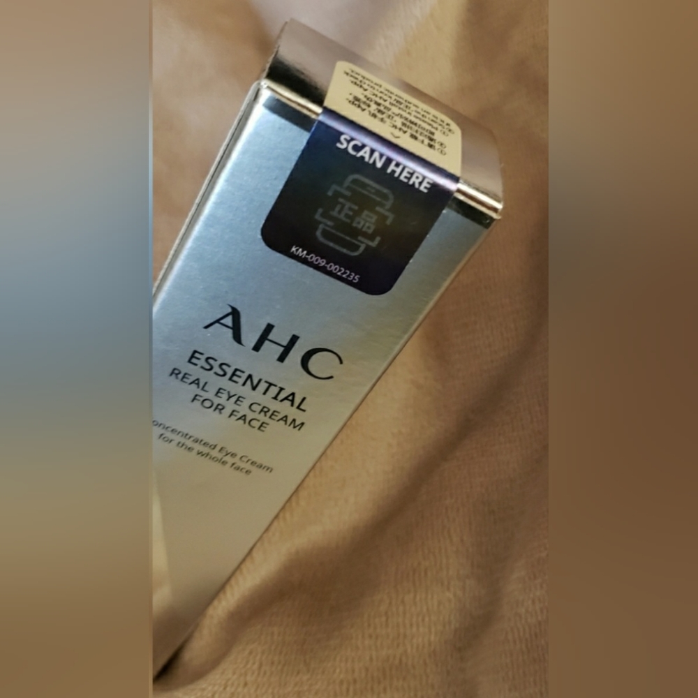 AHC ESSENTIAL EYE CREAM - Picture 10 of 10